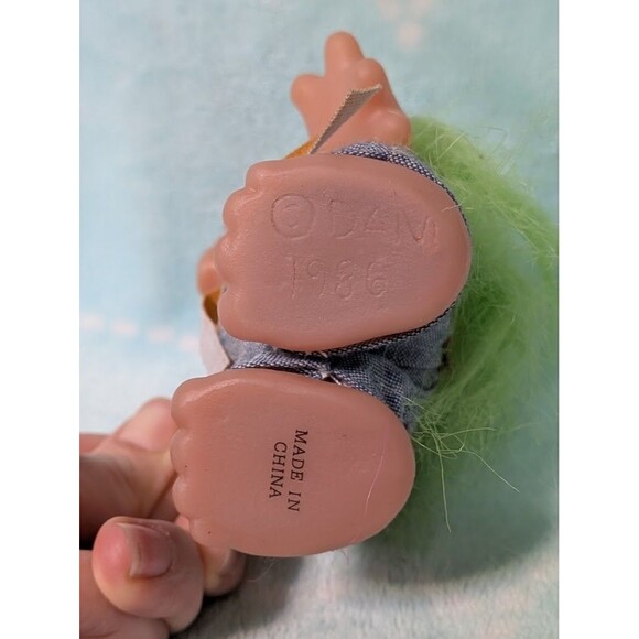 Vintage DAM Troll Doll, Hippie, Fringe Vest, Headband, Green Hair –1986 Retro - Picture 2 of 3